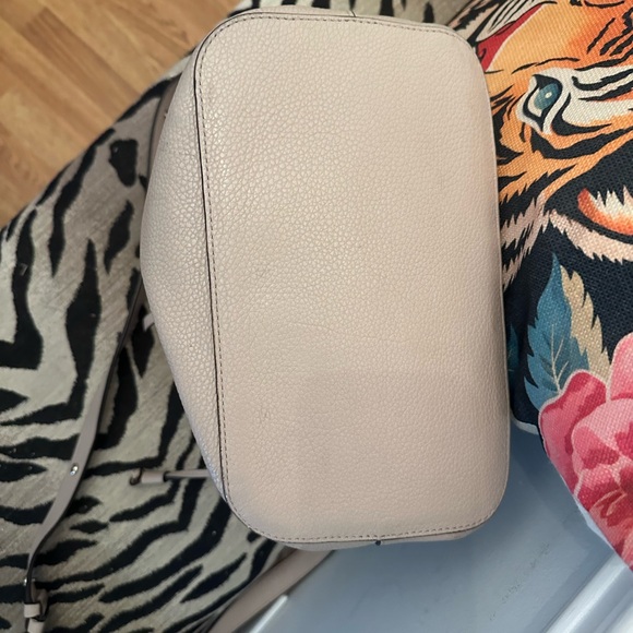 Kate Spade retail $249 Leather Crossbody Shoulder Bag Blush/Beige - Picture 5 of 9